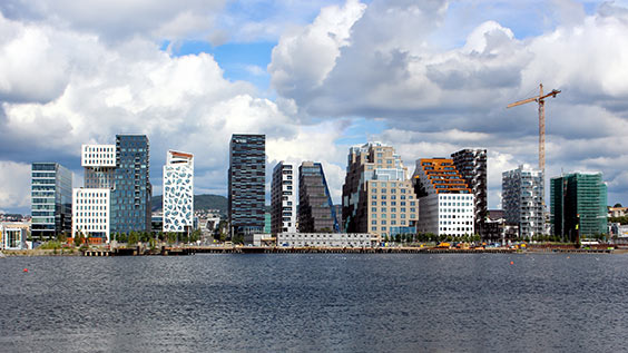 Radwege bieten einen Ausblick auf die Skyline von Oslo