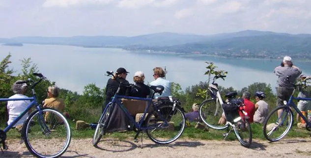 Radfahrer machen Pause im Vatikan in Rom