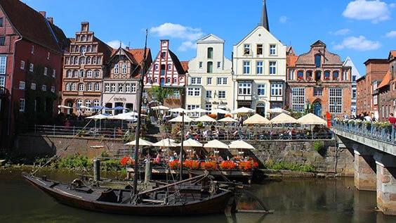 Fassaden in der Lüneburger Altstadt, fotografiert auf der E-Bike-Deutschlandtour (Teil 1)