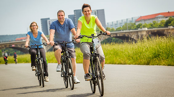Drei Landpartie-Radfahrer in Dresden